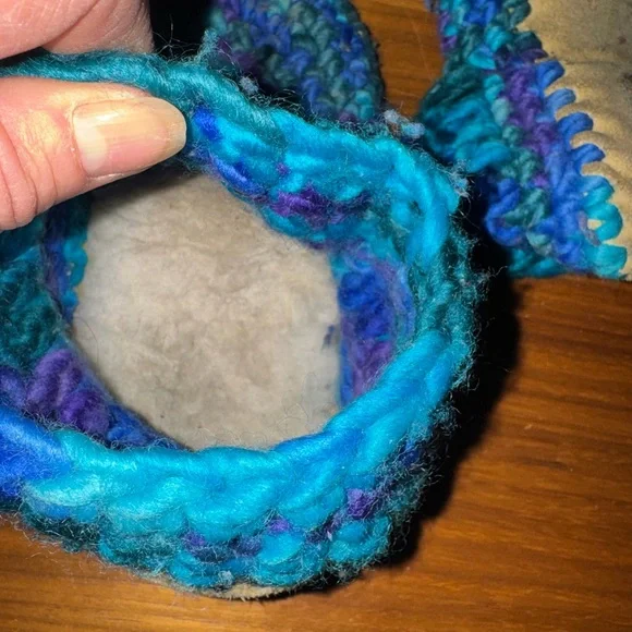 Colorful Knitted Slippers - Picture 3 of 3